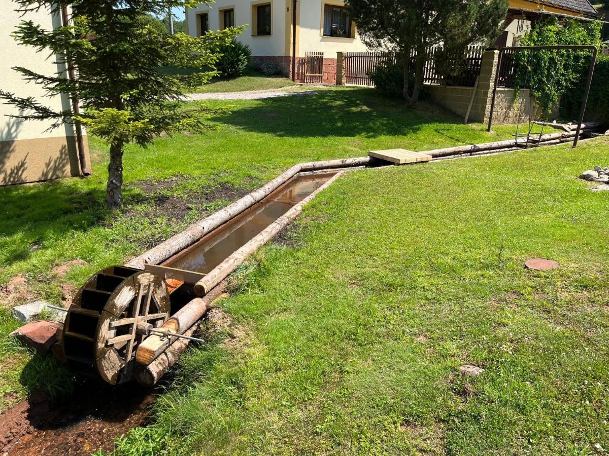 Ubytovani Chotevice Hostinné Zewnętrze zdjęcie